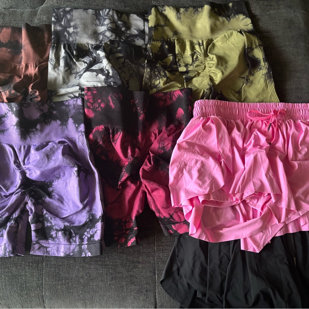 Tie-Dye and Solid Color Shorts Set